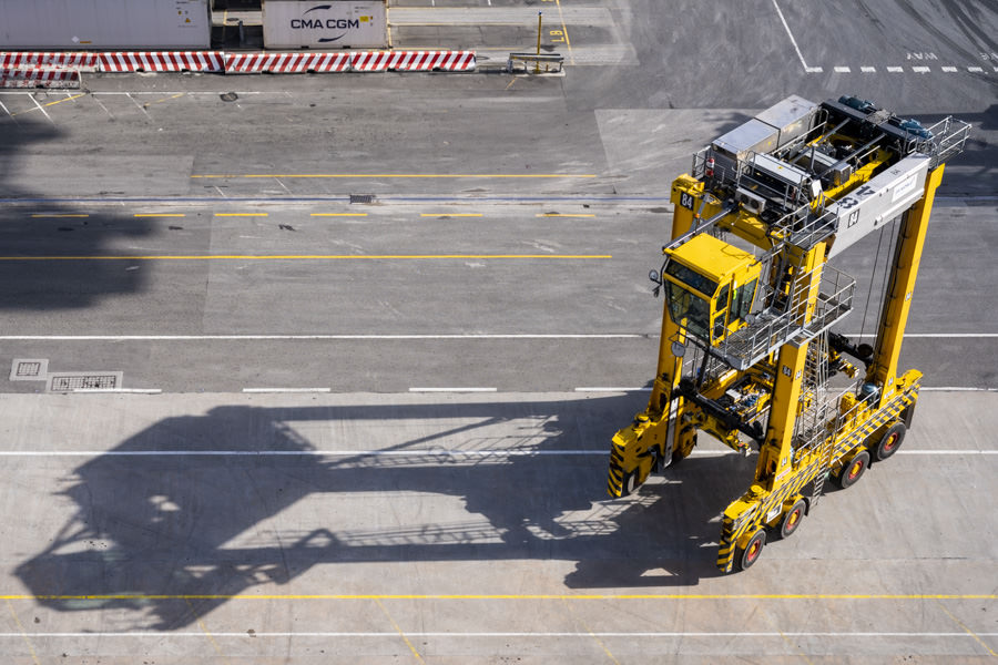 DP World case study - Industrial photography by Gavin Jowitt - Sydney Photographer