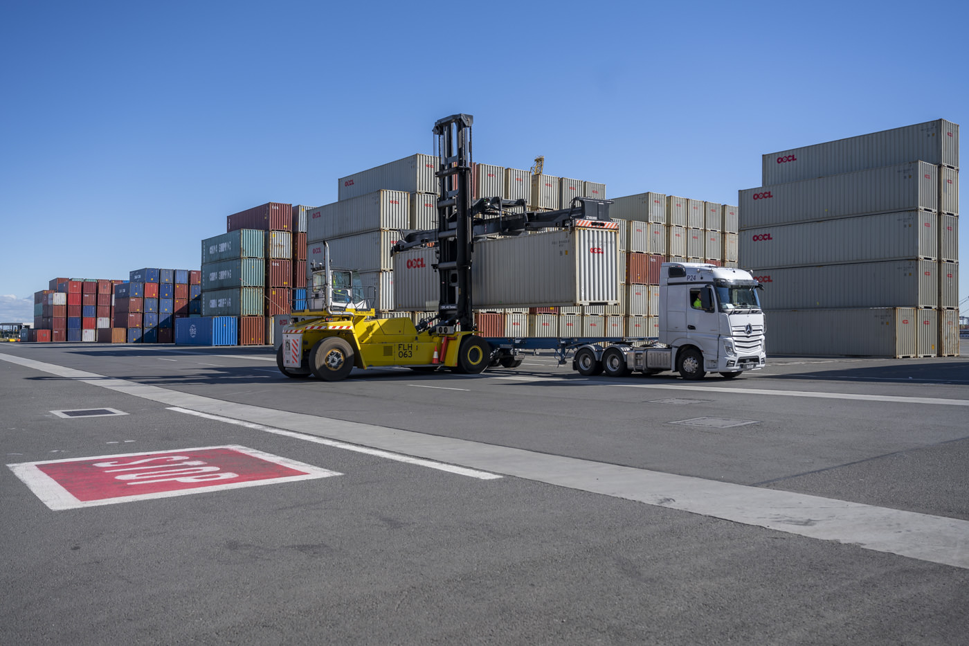 DP World case study - Industrial photography by Gavin Jowitt - Sydney Photographer